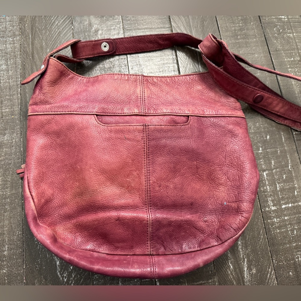 HOBO Red and Purple Crossbody Bag Practical Design - Picture 5 of 13